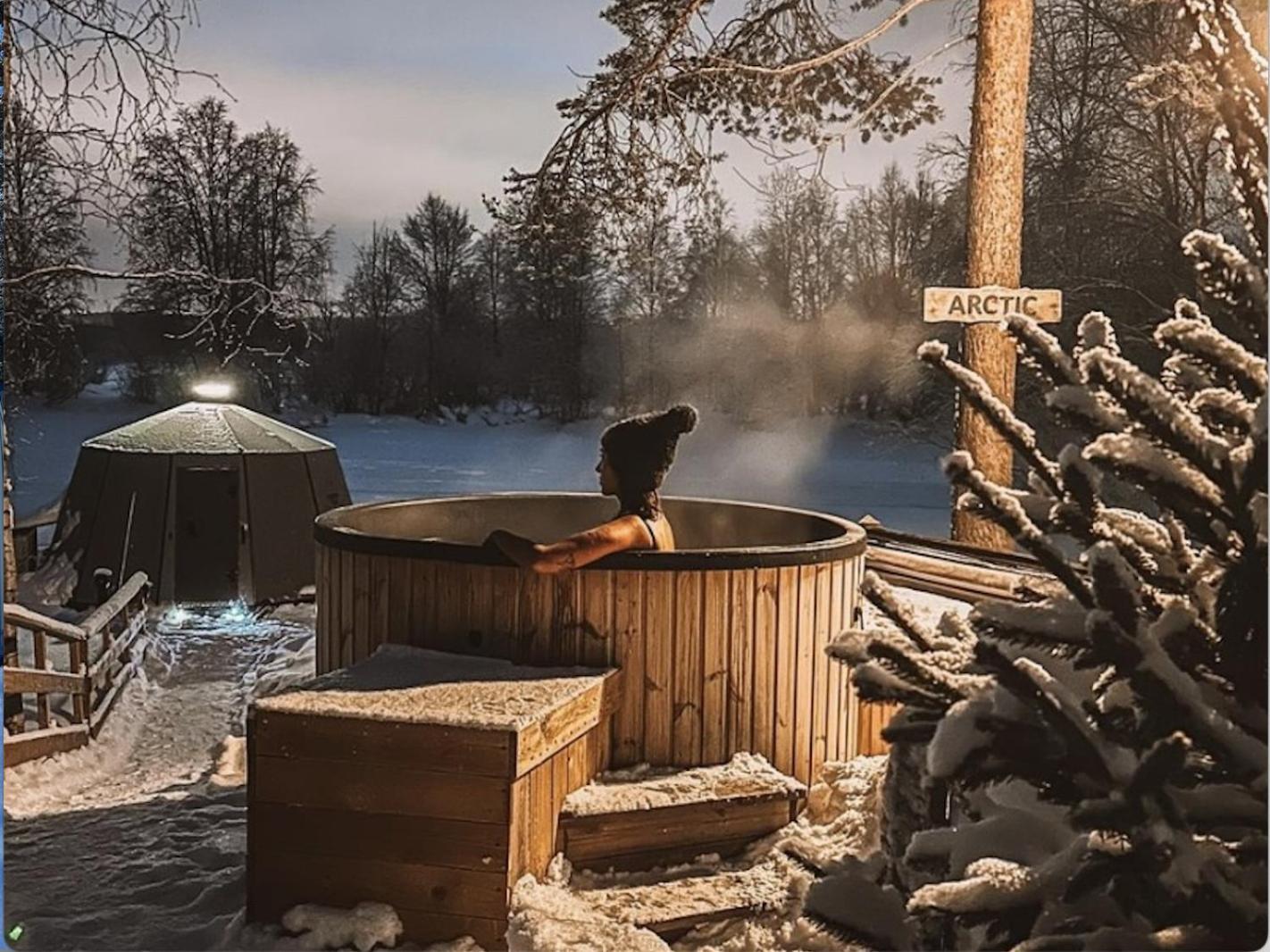 Aurora Igloo With Private Hot Tub By Invisible Forest Lodge Rovaniemi Eksteriør billede